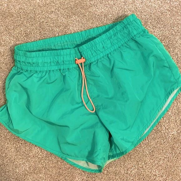 ARITZIA Tna Dume Shorts- Water Repellent XXS - Picture 2 of 3